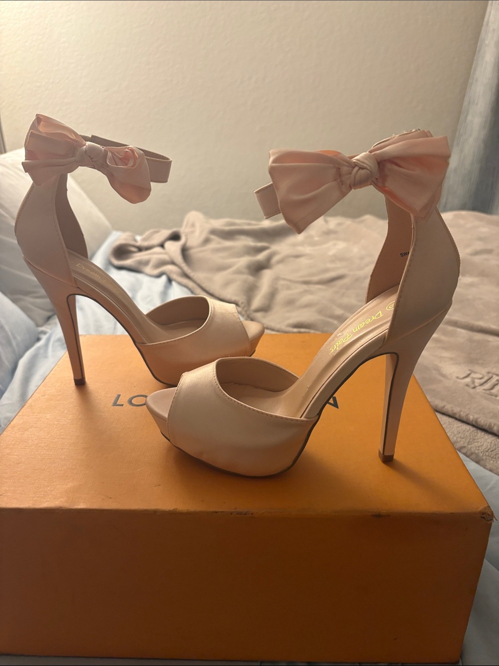 Pink bow heels